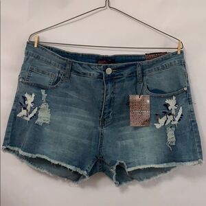NWT BEE & CECI‎ SHORT EMBROIDERY DETAILS SIZE 22/23